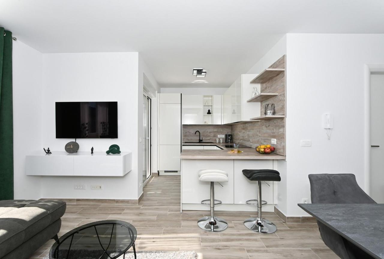 Luxury Apartment White Crystal Kaštela Εξωτερικό φωτογραφία